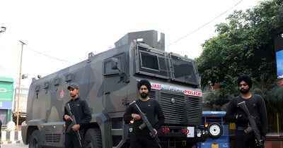 पुलिसकर्मियों की हत्या के बाद सुरक्षा एजेंसियां अलर्ट हैं.