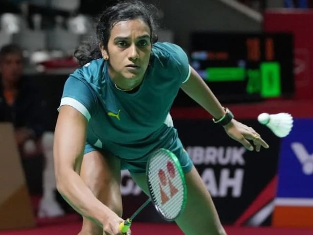 जिदंगी बहुत नाजुक है... पीवी सिंधु दुबई एयरपोर्ट पर फंसीं 