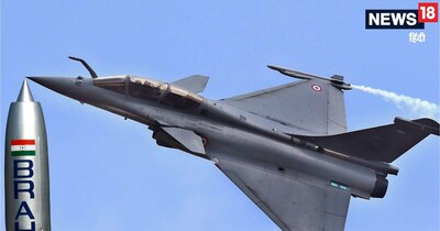 भारत 114 राफेल फाइटर जेट खरीदने की योजना बना रहा है. रिपोर्ट की मानें तो राफेल की नई खेप में देसी तकनीक से डेवलप मिसाइल्‍स जैसे ब्रह्मोस और अस्‍त्र मिसाइलों को इंटीग्रेट करने की पूरी छूट रहेगी. (फाइल फोटो/Reuters) 