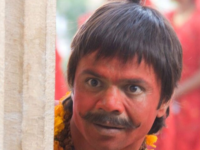 11 दिन जेल में बिताने तिहाड़ से बाहर आए राजपाल यादव, इमोशनल हुए भाई चंद्रपाल