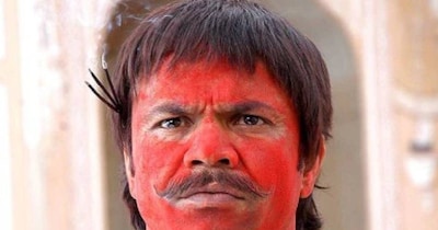 राजपाल यादव को मदद करने वालों की पूरी लिस्ट देखें.