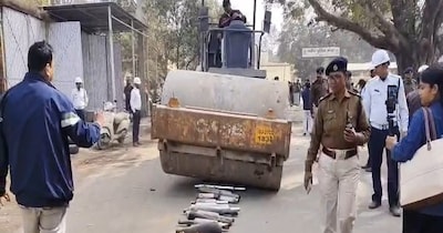 रांची में प्रेशर हॉर्न और मोडिफाइड साइलेंसर पर चला रोड रोलर