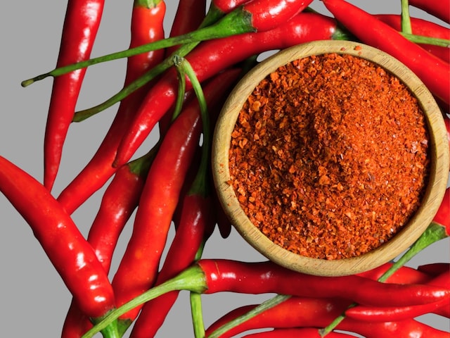 লাল মরিচ হৃদয়ের শত্রু নয়! প্রতিদিন সেবন করুন, হার্টের স্বাস্থ্যের উন্নতি হবে