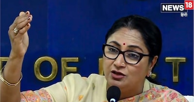 दिल्‍ली की मुख्‍यमंत्री रेखा गुप्‍ता ने एक साल का रिपोर्ट कार्ड 20 फरवरी 2026 को पेश किया. (फाइल फोटो/PTI)