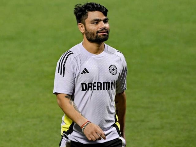 শনিবার বাবার শেষকৃত্যের পর টিম ইন্ডিয়াতে যোগ দেবেন রিংকু সিং।