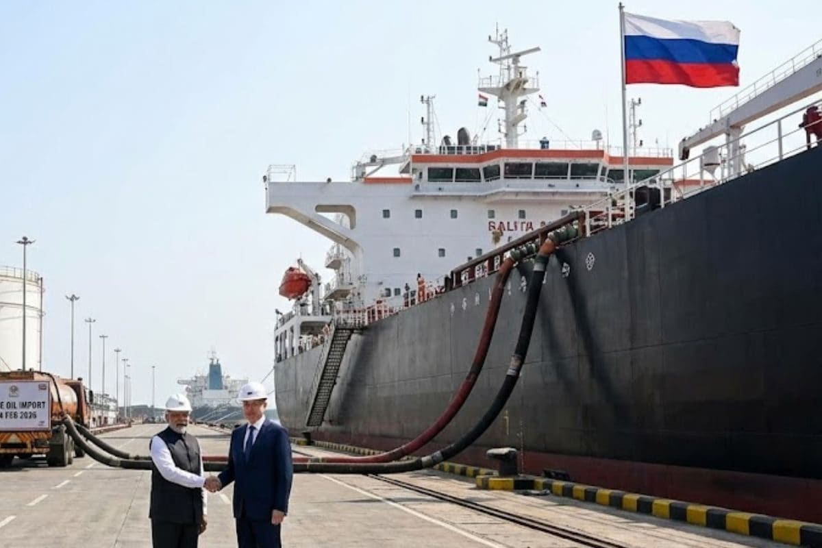 रूस से कच्‍चा तेल खरीदने की एक कंपनी को मिलेगी छूट बाकी सभी को घटाना होगा आयात अमेरिका से डील के बाद फैसला