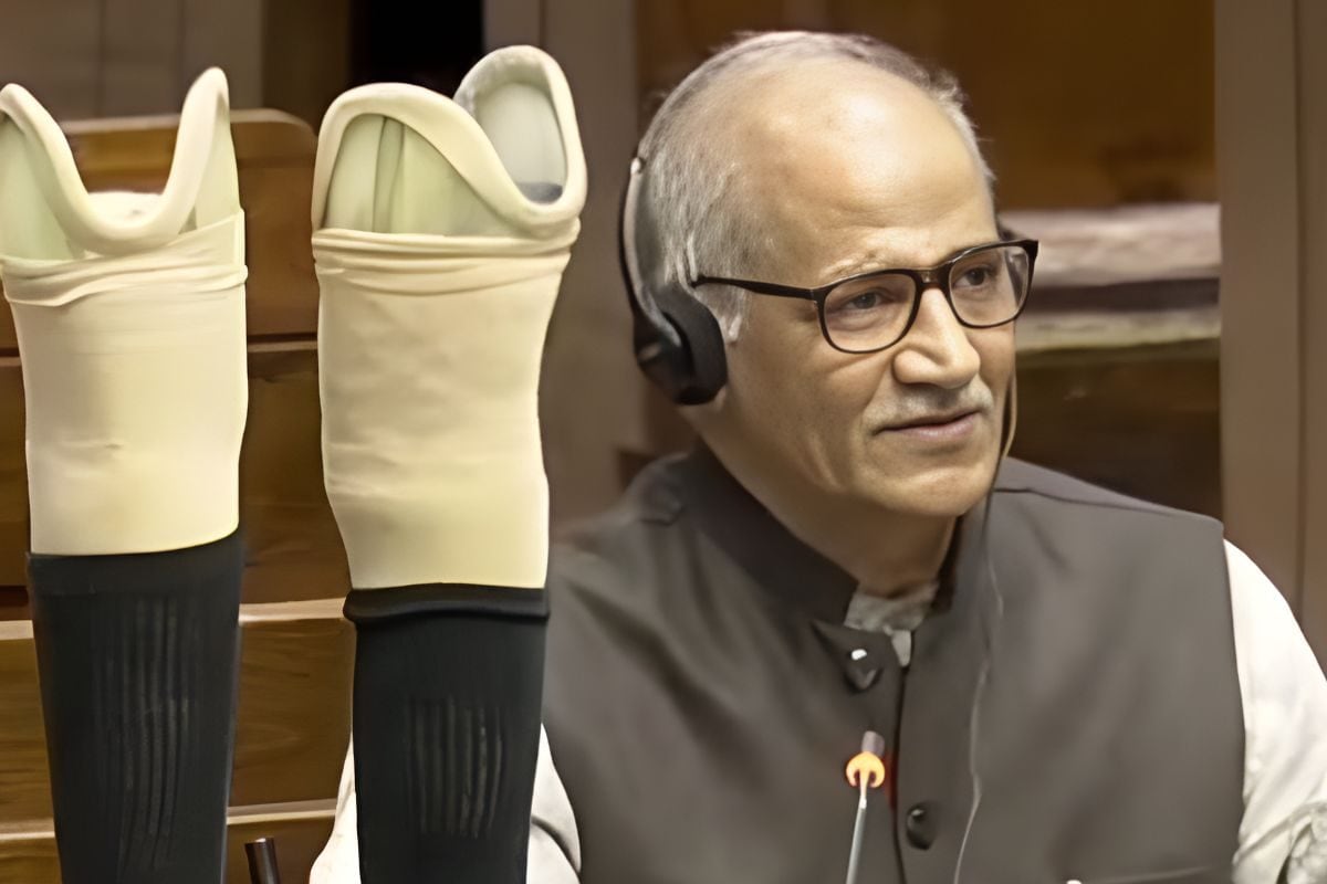 कौन हैं सदानंदन मास्टर राज्यसभा की मेज पर रखी कृत्रिम टांगें कम्युनिस्टों ने काट दिए थे दोनों पैर