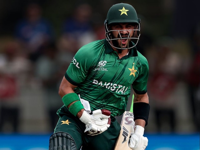 সাহেবজাদা ফারহানের ঝড়ো সেঞ্চুরি, টি-টোয়েন্টি বিশ্বকাপে দুটি বড় রেকর্ড