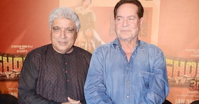 नई दिल्ली. सलीम खान और जावेद अख्तर की जोड़ी ने मिलकर कई ऐसी कहानियों को जन्म दिया है, जिनसे इडंस्ट्री को नए सुपरस्टार मिले. उनकी फिल्मों की कहानी सीधे दर्शकों के जहन में बस जाती है. वह ऐसी कई कहानियों के रचयिता हैं जिन्होंने बड़े पर्दे पर ‘एंग्री यंग मैन’ जैसा दौर शुरू किया. जावेद अख्तर के साथ उनकी जोड़ी ने जिस तरह हिंदी सिनेमा की सोच, अंदाज और हीरो की छवि को बदला, वो इतिहास बन गया.