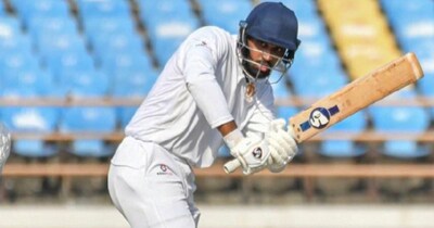 स्मरण रविचंद्रन ने उत्तराखंड के खिलाफ दोनों पारियों में शतक ठोंकने का गौरव हासिल किया. 