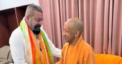 संजय दत्त ने सीएम योगी आदित्यनाथ से मुलाकात की. 