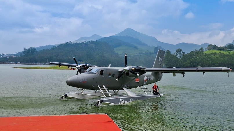 केरल के कोच्चि-लक्षद्वीप रूट पर सी-प्लेन सेवा अगले महीने शुरू हो गई है, जिससे कोच्चि से लक्षद्वीप तक जल मार्ग वाली उड़ान उपलब्ध होगी. कोच्चि से लक्षद्वीप तक एकतरफ़ा किराया लगभग 12,000 रुपये है. केंद्र सरकार ने इस रूट पर सी-प्लेन संचालन के लिए स्पाइसजेट को मंज़ूरी दे दी थी. @pinarayivijayan केरल के कोच्चि-लक्षद्वीप रूट पर सी-प्लेन सेवा अगले महीने शुरू हो गई है, जिससे कोच्चि से लक्षद्वीप तक जल मार्ग वाली उड़ान उपलब्ध होगी. कोच्चि से लक्षद्वीप तक एकतरफ़ा किराया लगभग 12,000 रुपये है. केंद्र सरकार ने इस रूट पर सी-प्लेन संचालन के लिए स्पाइसजेट को मंज़ूरी दे दी थी. @pinarayivijayan