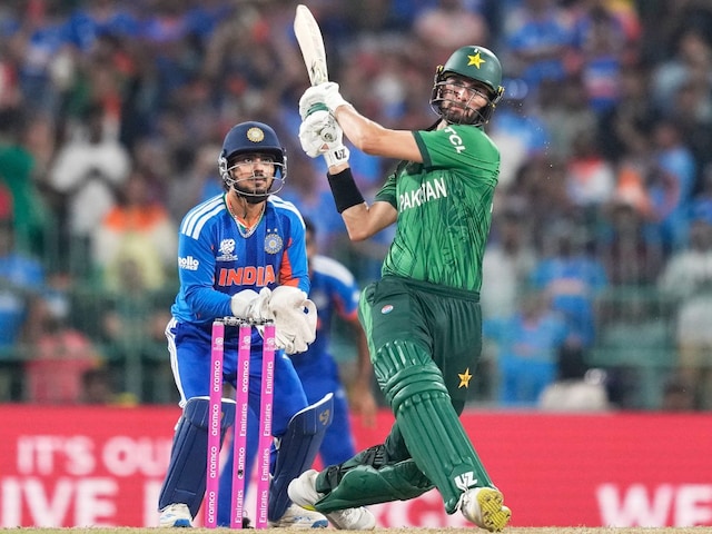 তাকে দল থেকে সরিয়ে দিন, আফ্রিদি রেগে যান এবং তার জামাই এবং তার নিষ্ক্রিয় সহকর্মীদের উপর মারধর করেন।