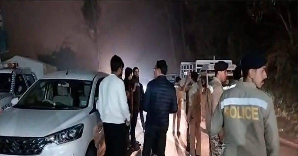 एआई समिट केसः 20 घंटे के हाईवोल्टेज ड्रामे के बाद 3 आरोपियों को लेकर निकली दिल्ली पुलिस, हिमाचल पुलिस से जमकर हुआ टकराव