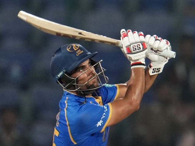 धोनी का फॉर्मूला दबाव में काम आया, टीम को जीत दिलाने के बाद शोएब ने खोला राज