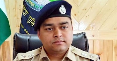 हिमाचल प्रदेश के सोलन जिले में 9 पुलिस जवानों को एसपी ने सस्पेंड किया है.