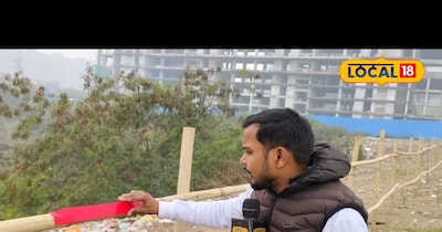 नोएडा अथॉरिटी की बांस की बल्लियां: गहरे गड्ढों के लिए सतही समाधान?