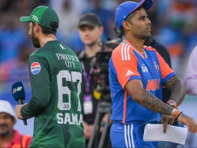 পাকিস্তান টস জিতে ভারতকে প্রথমে ব্যাট করতে বলল কেন? কারণ জানালেন সালমান।