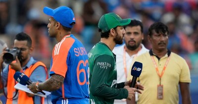 यह तस्वीर एशिया कप में हुए भारत-पाकिस्तान मुकाबले की है. 