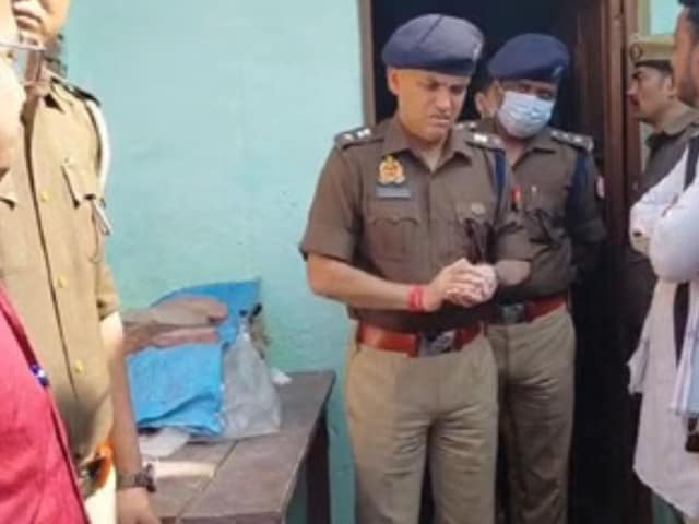 शादी में नहीं मिला भाव, नाराज हो गया पति, पत्नी को मार डाला, फिर लगा ली फांसी