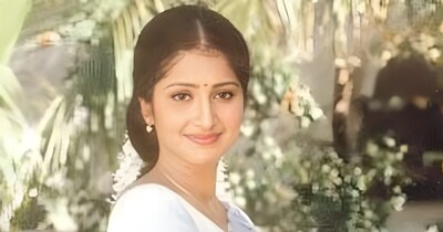 नई दिल्ली: तेलंगाना में जन्मी खूबसूरत हीरोइन की जिंदगी किसी ट्रेजेडी से कम नहीं हैं. एक्ट्रेस प्रत्यूषा ने बचपन में ही पिता को खो दिया था. उनकी परवरिश उनकी मां ने की. वे हैदराबाद में एक टीवी रियलिटी शो के दौरान 'मिस लवली स्माइल' का खिताब जीतने के बाद सुर्खियों में आई थीं, जिससे उनके लिए ग्लैमर की दुनिया के रास्ते खुल गए.