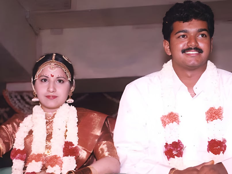 thalapathy vijay, thalapathy vijay wife, thalapathy vijay sangeeta marriage, thalapathy vijay divorce, thalapathy vijay extramarital affair, thalapathy vijay wife allegations, thalapathy vijay politiss, entertainment photos, थलापति विजय की पत्नी संगीता