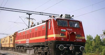 रेलवे ने ट्रेनों का शेड्यूल जारी किया.