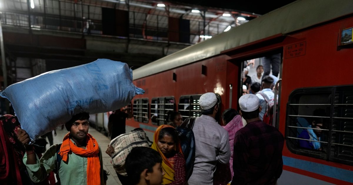 बोर्डिंग स्‍टेशन बदलना होगा अब और आसान, लाखों-करोड़ों ट्रेन यात्रियों की टेंशन होगी दूर, रेलवे बदलेगा नियम