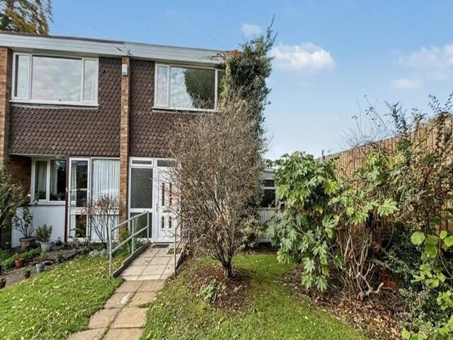 House worth Rs 3 crore 21 lakh! As soon as I saw it from outside, I started running to buy it; I ran away after seeing the living room.