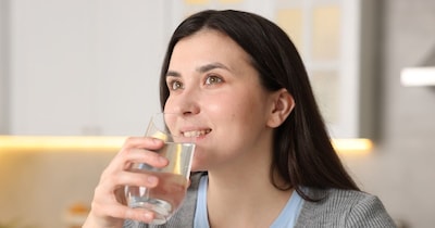 आयुर्वेद के अनुसार गुनगुना पानी सेहत के लिए फायदेमंद होता है.