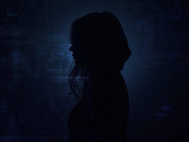 पिज्जा की तरह ऑनलाइन बिक रही हैं लड़कियां, धड़ल्ले से चल रहा गंदा धंधा!