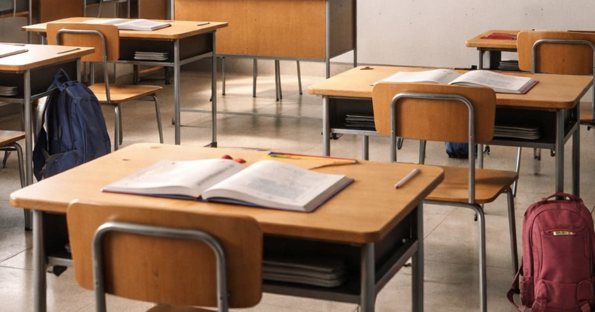 10वीं की परीक्षा के दौरान छात्रा ने पेट दर्द की कही बात, फिर वॉशरूम में बच्चे को दिया जन्म; मची खलबली