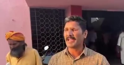 जमीन विवाद में रिटायर्ड फौजी का आत्मदाह का प्रयास, भ्रष्टाचार का आरोप लगाया.