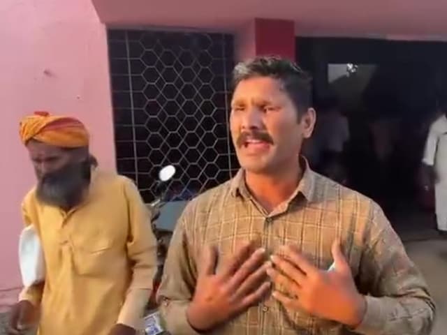 'आखिर हम किस-किस को पैसे दें, क्या हम मर जाएं', रिटायर्ड फौजी का खौफनाक कदम