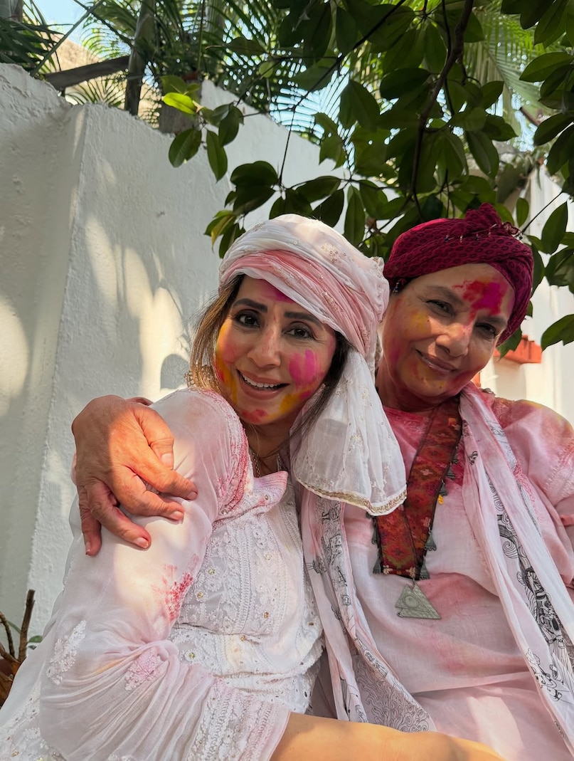 Kriti Sanon, Katrina Kaif, Shabana Azmi, Urmila Matondkar: Bollywood Celebs Celebrate Holi In Style
