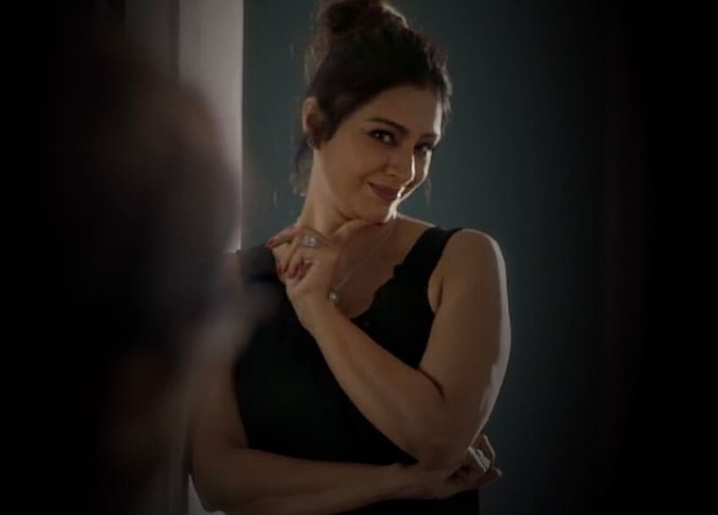 Simi Khanna (Andhadhun): Tabu’s portrayal of Simi is a masterclass in sociopathic charm. As a woman who will go to any length to cover up a murder—including blinding a witness—her unpredictability and chilling calmness made her the most terrifying part of this thriller.