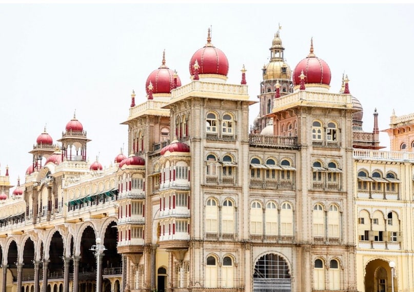 6. Mysore, Karnataka: Mysore is an orderly, heritage-rich city that feels both traditional and progressive. Its reputation for safety, combined with world-renowned yoga centers and a well-connected transport system, makes it a reliable choice for women looking for a calm urban experience.