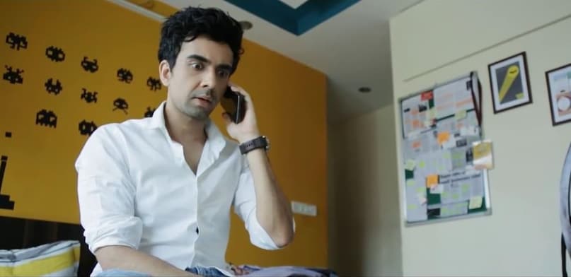 पिचर्स: पिचर्स को भारतीय वेब कंटेंट की सबसे चर्चित और कल्ट सीरीज में गिना जाता है. इसकी कहानी चार युवा प्रोफेशनल्स के इर्द-गिर्द घूमती है, जो सुरक्षित और अच्छी नौकरियां छोड़कर अपना स्टार्टअप शुरू करने का जोखिम उठाते हैं. यह सीरीज भारत में बिजनेस की असली चुनौतियों को दिखाती है, जहां सपनों के साथ संघर्ष, आर्थिक दबाव और अनिश्चितता भी साथ चलती है. हल्के-फुल्के ह्यूमर और रियलिस्टिक अंदाज के जरिए यह कहानी युवाओं के सपनों और उनके जुनून को बेहद प्रभावशाली तरीके से सामने लाती है. इस शानदार शो की रेटिंग है 9.1 है. 
