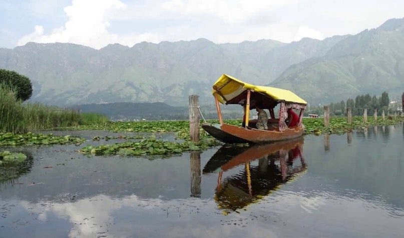 Some lakes lie around 1,500 metres above sea level, nestled on the valley floor and surrounded by gardens and houseboats. Others are perched above 12,000 feet, cradled in glacial cirques between snow-covered ridges, reachable only by trekkers brave enough to navigate high mountain passes. Some lakes lie around 1,500 metres above sea level, nestled on the valley floor and surrounded by gardens and houseboats. Others are perched above 12,000 feet, cradled in glacial cirques between snow-covered ridges, reachable only by trekkers brave enough to navigate high mountain passes.