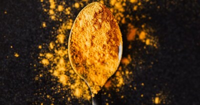 मिलावटी हल्दी जानलेवा! घर पर शुद्धता जांचने के आसान तरीके जानें.