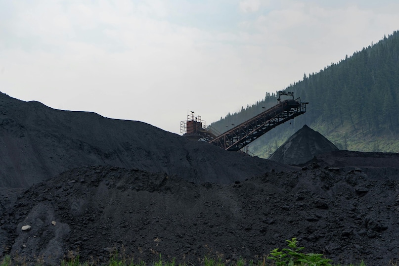 Regions rich in coal often become hubs for infrastructure, industry, and employment. One Indian city, famously called the “Land of Black Diamond,” has seen its coalfields transform local economies and drive urban growth, with towns and cities emerging around this precious mineral.