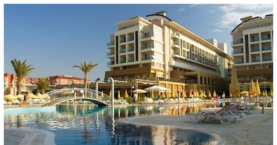 Laos: World's Cheapest Country Just 5 Hours From India!