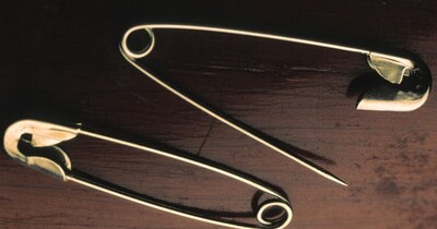 सेफ्टी पिनला भोक का असते? जाणून घ्या यामागील वैज्ञानिक रहस्य!