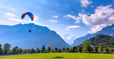 क्या इस लिस्ट में भारत का नाम है? भारत अब वैश्विक एडवेंचर मैप पर एक प्रमुख केंद्र के रूप में उभरा है. जब विश्व-स्तरीय एडवेंचर अनुभवों की बात आती है, तो भारत के ये स्थान दुनिया के सर्वश्रेष्ठ स्थानों को टक्कर देते हैं. ऋषिकेश (उत्तराखंड), लद्दाख, बीर-बिलिंग (हिमाचल प्रदेश) और अंडमान और निकोबार द्वीप समूह है.