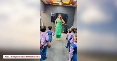 मैडम जी ने बच्चों संग स्कूल में लगाए ठुमके, 'बोले इतने दिन क्या किया' गाने पर खूब थिरके.