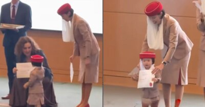 नन्ही बेटी संग डिग्री लेने पहुंची एयर होस्टेस मां, ग्रेजुएशन वीडियो ने जीता सबका दिल.