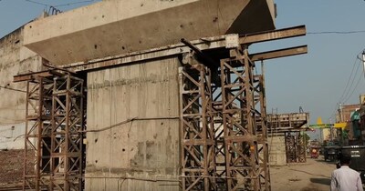 सीतामढ़ी: 15 साल में भी अधूरा ओवरब्रिज, ट्रैफिक जाम से लोग बेहाल.