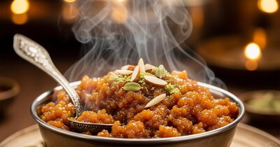 अष्टमी हलवा रेसिपीज: नवरात्रि पूजा के लिए घर पर बनाएं ये 6 स्वादिष्ट हलवे!