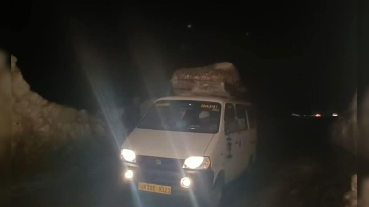 पुंछ में भारी हिमस्खलन, सफेद चादरों में फंसी 20 से ज्यादा गाड़ियां, रात के अंधेरे कौन बना देवदूत