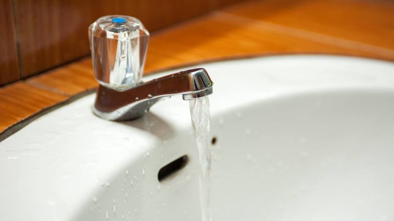 Why do wash basins have a small hole that you use every day, but do you know why?